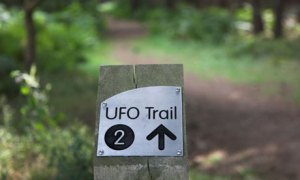 Sign-for-UFO-trail-in-Ren-001